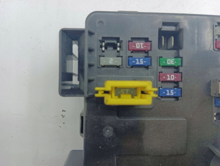 OPEL ANTARA BOÎTE FUSIBLES 2012 95142072