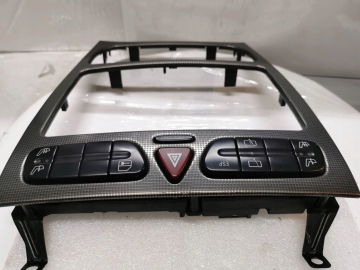 RADIOODTWARZACZE MERCEDES-BENZ C W203 2004 A2036809039