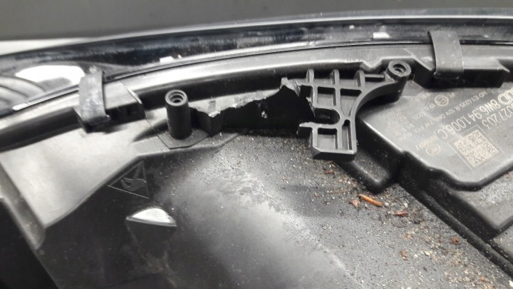 8W6941006C REFKLEKTOR DROIT AVANT AUDI A5 8W6