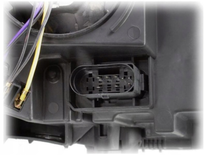 710301270208 MAGNETI MARELLI PROJECTEUR DB W204 08-14 H7/H7 INSERT
