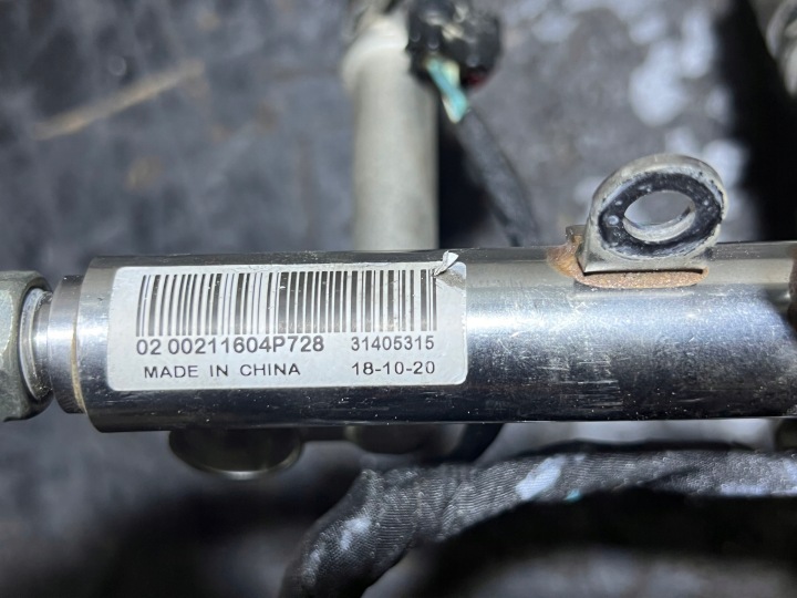 VOLVO XC40 1.5 T3 SYSTÈME COMBUSTIBLE POMPE INJECTEURS 31405318