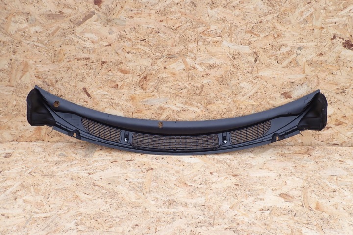 DOUBLURE DE PASSAGE DE ROUE SKODA FABIA II 5J1819403A