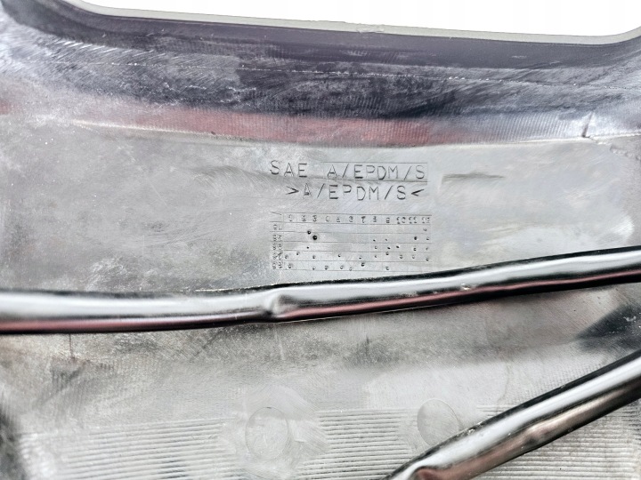 SUZUKI BURGMAN 125 REMPLISSAGE TABLEAU DE BORD PROTECTION CHÂSSIS CAOUTCHOUC