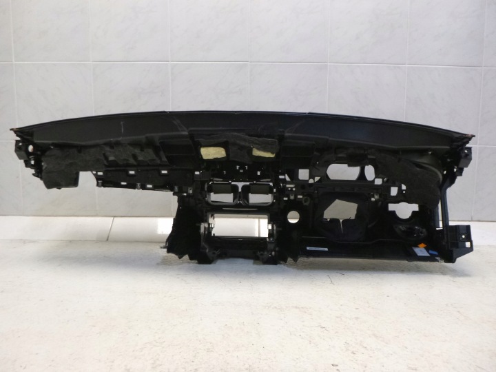 MERCEDES W218 A218 218 PLANCHE RODZIELCZA COCKPIT