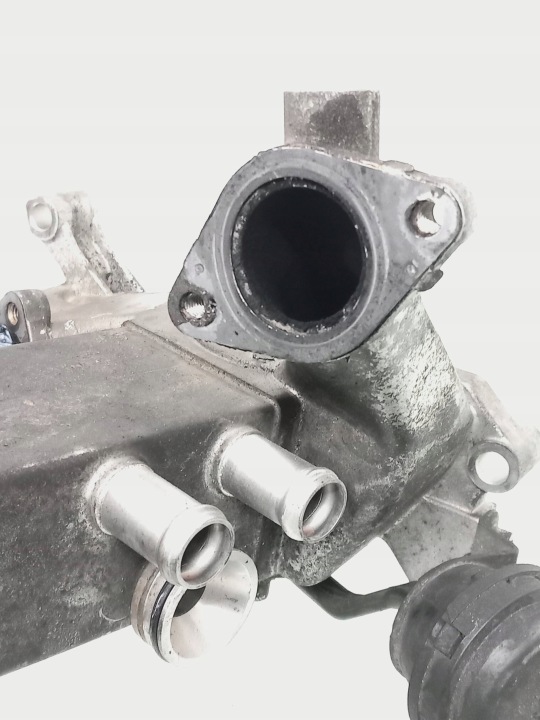 2016 PORSCHE CAYENNE (92A) RADIATEUR EGR 057131515L