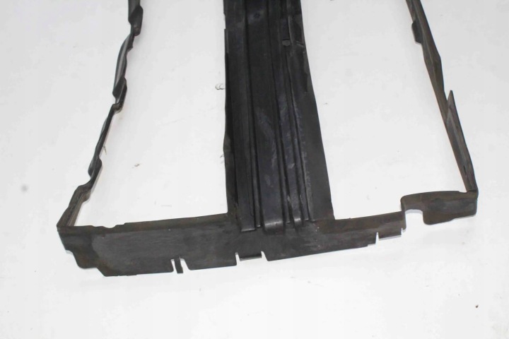 ADMISSION AIR RADIATEUR LAND ROVER K8D28A108AD HYBRID 2021