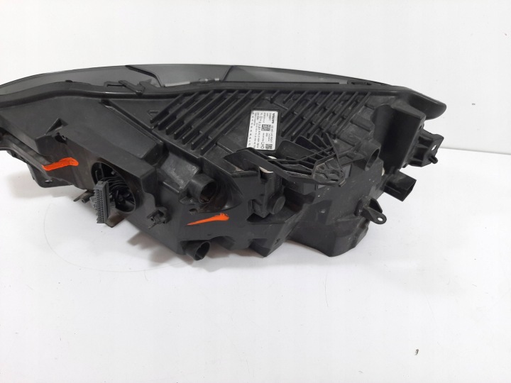 VOLVO XC60 II LIFT 21- AVANT PHARE DROITE DROIT AVANT MID LED 31656617