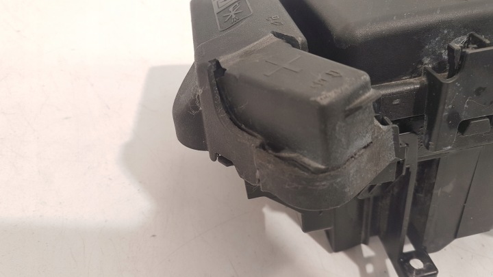 OPEL ASTRA K V 1.0 TURBO CHÂSSIS BOÎTE FUSIBLES FUSIBLE 39040849