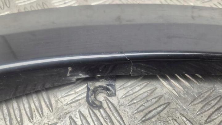 MOULURE OZDOBNA/OCHRONNA PASSAGE DE ROUE NISSAN ARIYA 2024 AVEC AVANT SUR DROITE 638165