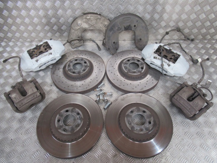 MERCEDES W205 W213 W238 CLS 257 4.3 AMG FREINS ZACISKI+TARCZE ENSEMBLE