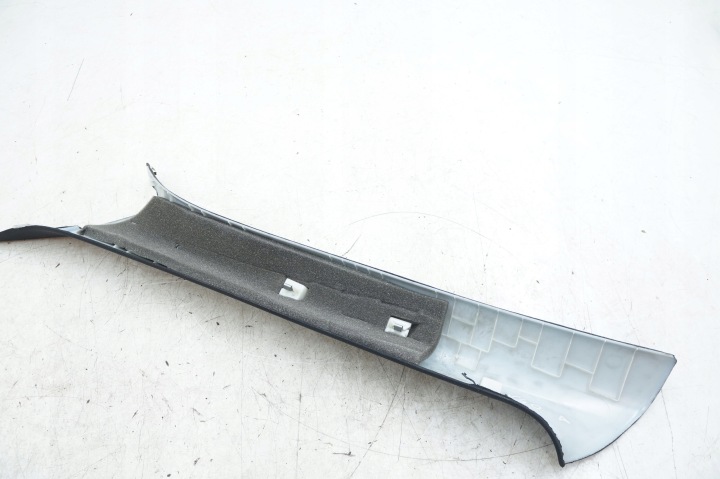 VOLVO V40 II MOULURE MONTANTS AVANT DROITE AVANT DROIT AVANT 31102346