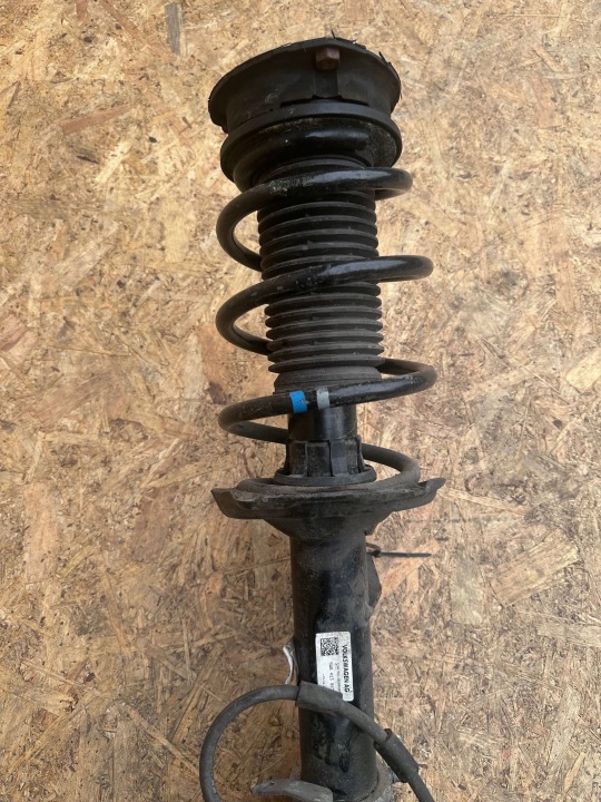 ROTULE DE DIRECTION AVANT AVANT CÔTÉ DROITE AUDI A3 8Y 5WA407258C