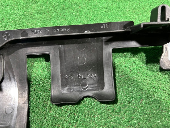 VOLKSWAGEN OE 2K5121284A GUIDE D'AIR