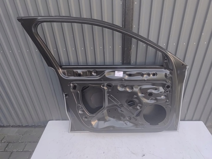 AUDI A3 8Y PORTES GAUCHE AVANT OE 7065