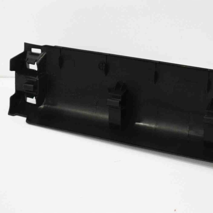DROITE AVANT MOULURE SEUIL PEUGEOT 208 9673754377 1.6L DIESEL 68KW 2013