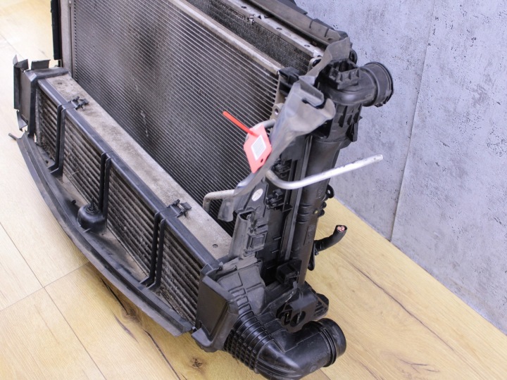 RADIATEUR COMPLÈTE ÉCHANGEUR AIR-AIR MERCEDES-BENZ W204 1.6 CGI 156 KM ORIGINE