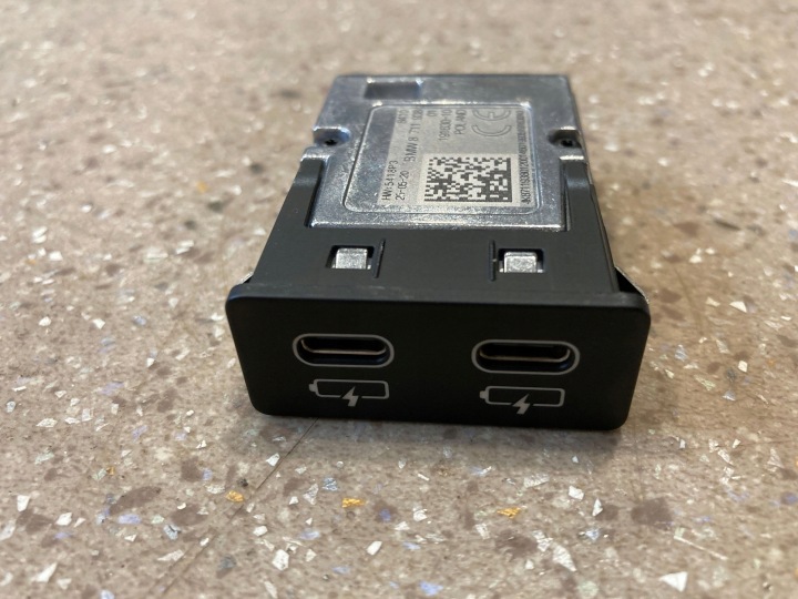 PRISE USB BMW 5 G30 G31 G38 8711938