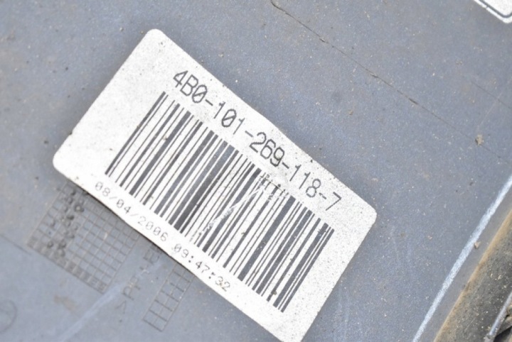 PARE-CHOCS AVANT AVANT BLEU 30657005 VOLVO V50 04-12