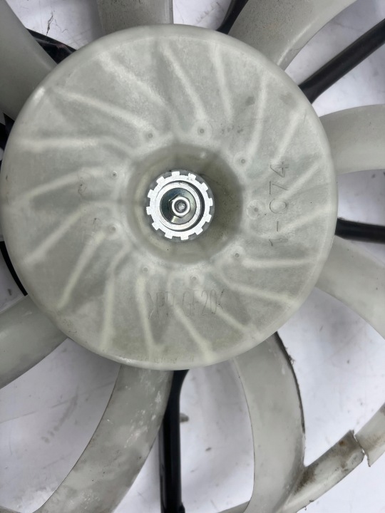 TOYOTA CHR II CH-R 2 2.0 HEV VENTILATEURS ENDOMMAGÉ 1636324140 1636324130