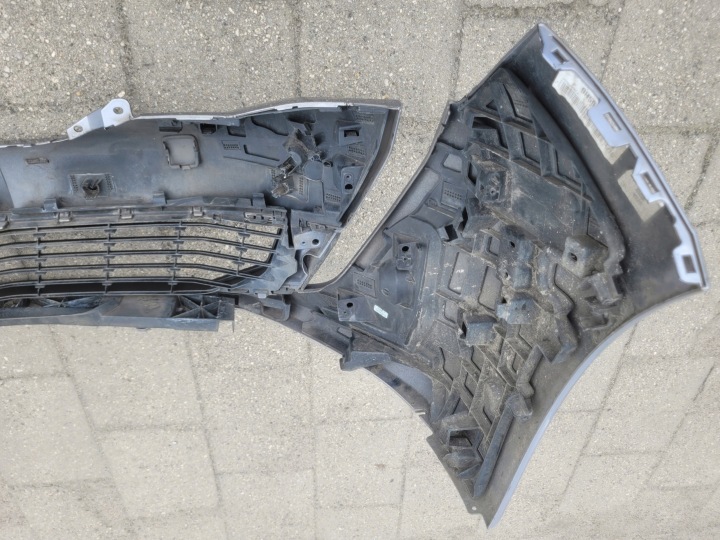 PARE-CHOCS AVANT PEUGEOT 508 II AVANT RESTYLAGE 2018-23 6 PDC