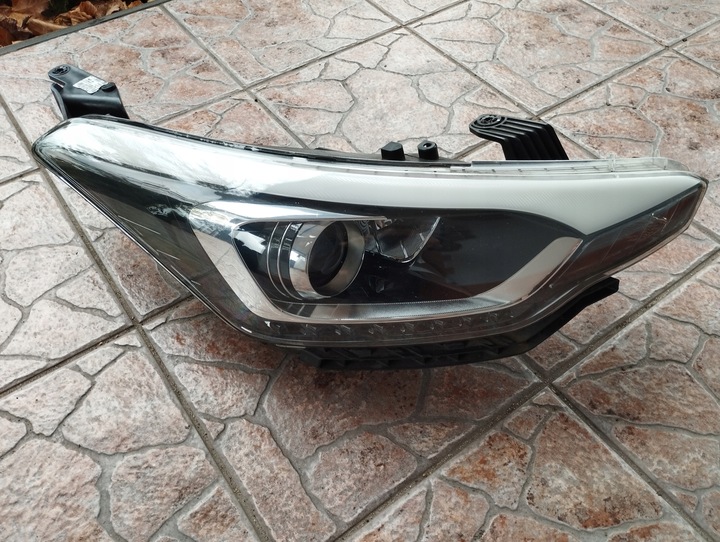 FARO DERECHA HYUNDAI I20 II 2 2012-2020 LENTE DIODO LUMINOSO LED 