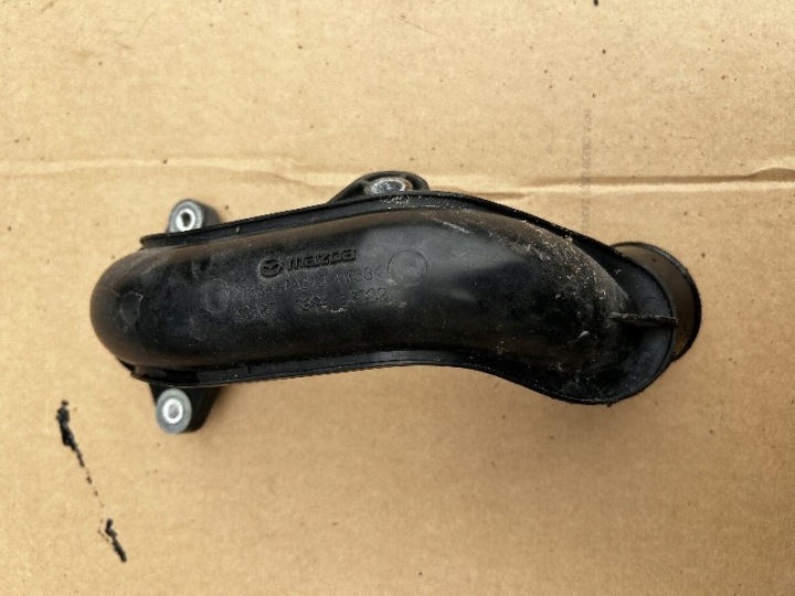 TUYAU TUYAU FIL LEWY/PRAWY ÉCHANGEUR D'AIR DE SURALIMENTATION MAZDA3 3 2.2D 13-17R 13331/2