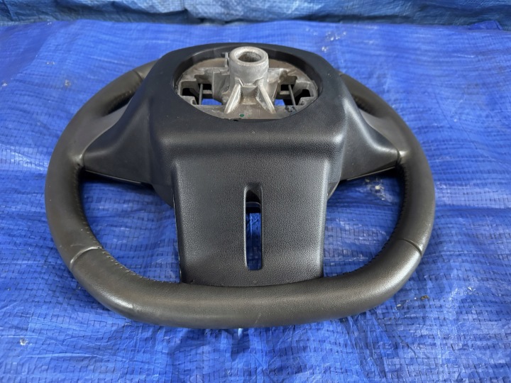 VOLANT MULTIFONCTIONNELLE CITROEN C4 CACTUS 98031272YC 98085005ZD