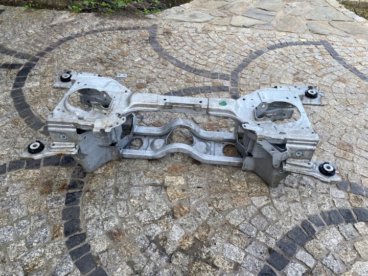 PEUGEOT 3008 II HYBRIDE HYBRID OPEL POUTRE ARRIÈRE AXE 9834682180 ORIGINAL