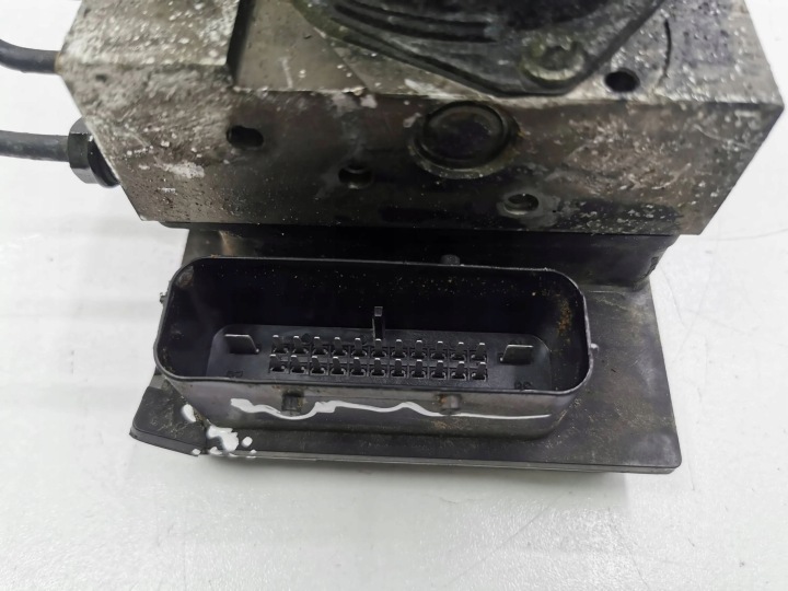 BMW 5 E60 E61 2004 POMPE ABS