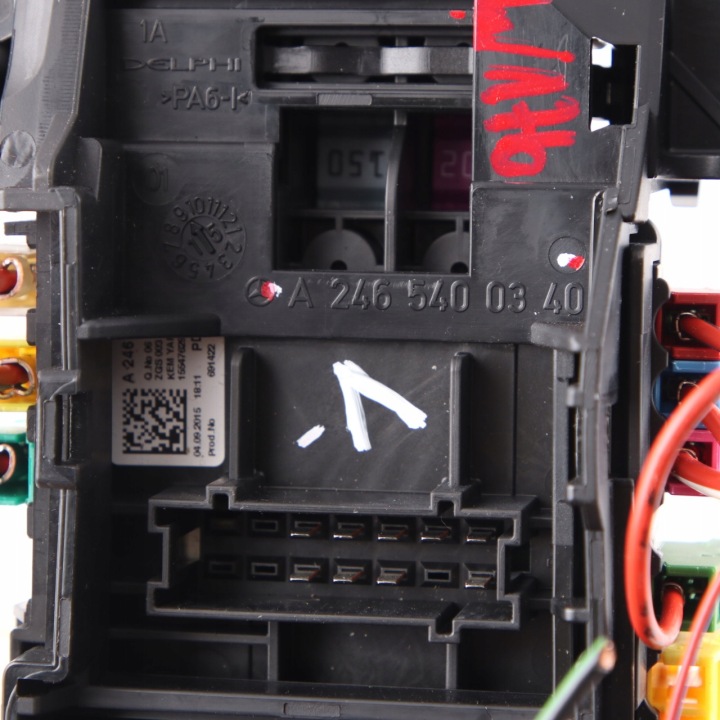 BOÎTE FUSIBLES MERCEDES W176 A2465400340