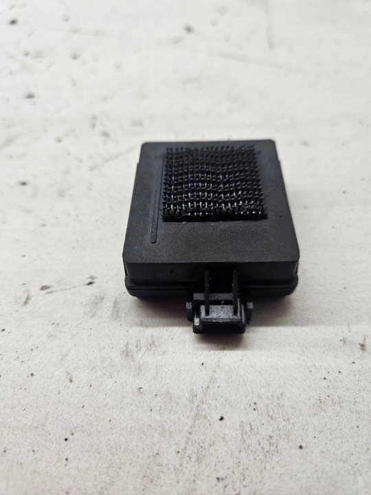 AMPLIFICATEUR D'ANTENNE AVANT JAGUAR XK XKR 4R8315K602CA