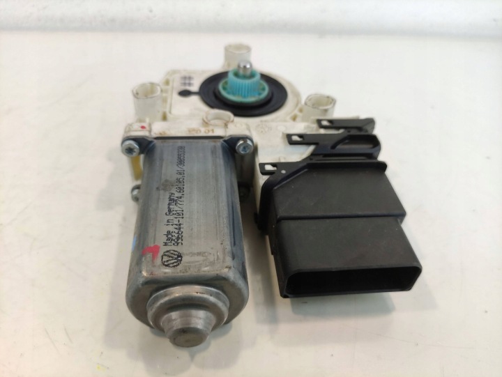 VOLKSWAGEN TOURAN 1 PETIT MOTEUR VITRES DROIT ARRIÈRE 1K0959704E