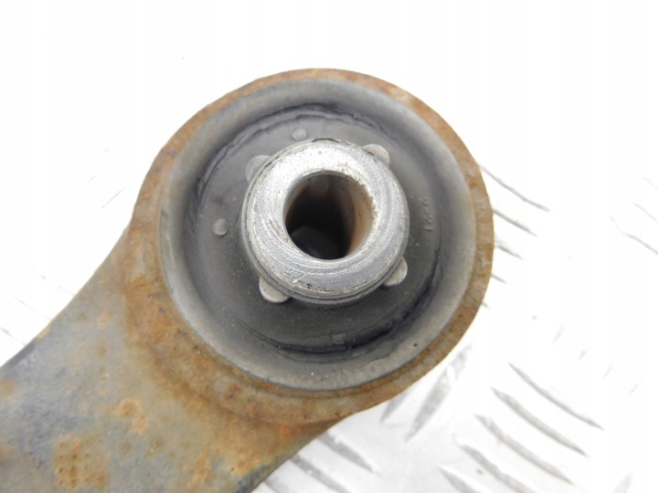 BRAS DE SUSPENSION DROIT AVANT 833547 PEUGEOT 308 I T7 08-13 3008 5008 I 09-16