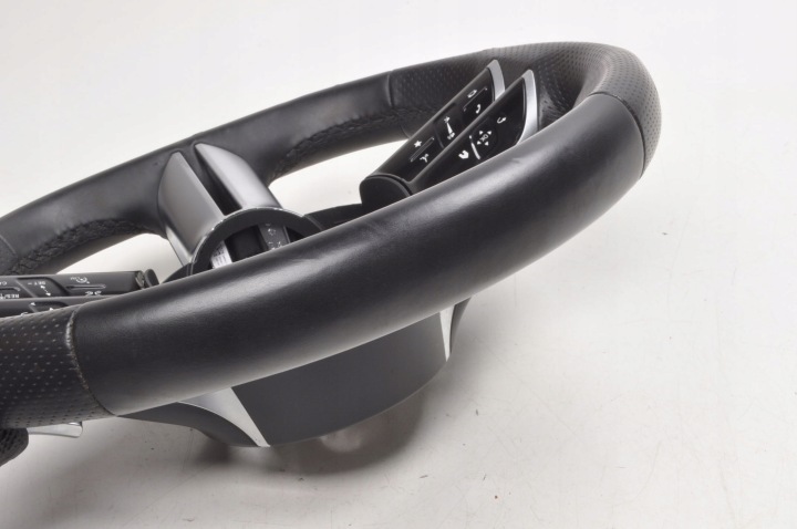 VOLANT MULTIFONCTION PALETTES MERCEDES CLA W118 A0004603016