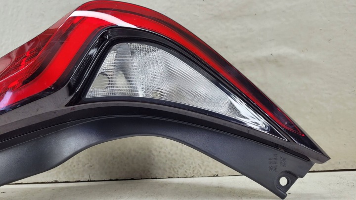 TOYOTA AYGO X 21- DROITE ARRIÈRE PHARE ARRIÈRE 0H-35