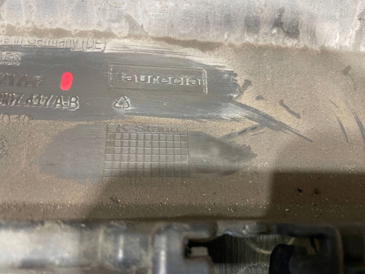 VW TOURAN II 2 III 3) 15- PARE-CHOCS ARRIÈRE ARRIÈRE