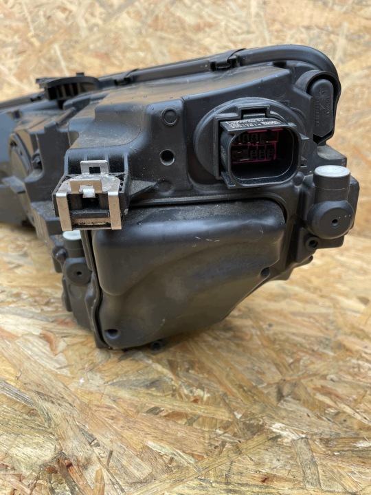 AUDI A4 B9 LIFT PHARE DROIT AVANT COMPLET LED 8W0941012