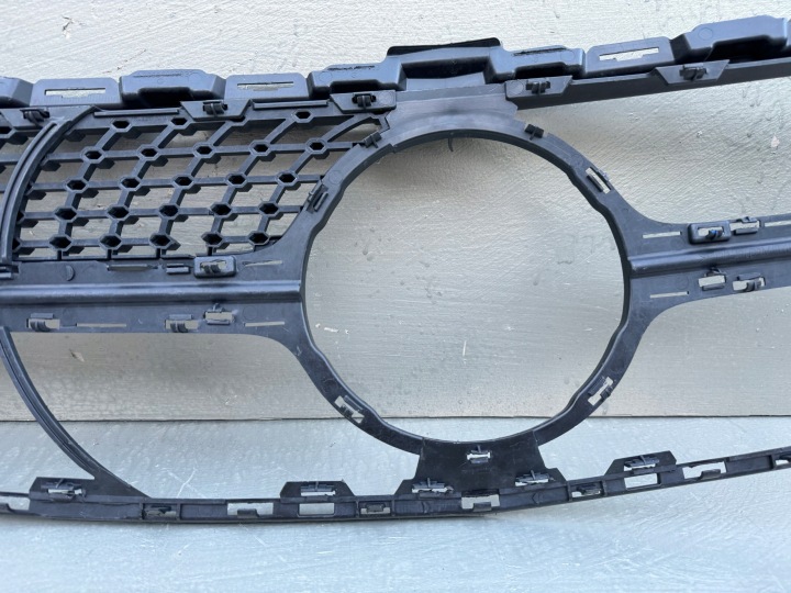 MERCEDES C-KLASA A205 W205 LIFT GRILLE CALANDRE PARE-CHOCS AVANT AVANT