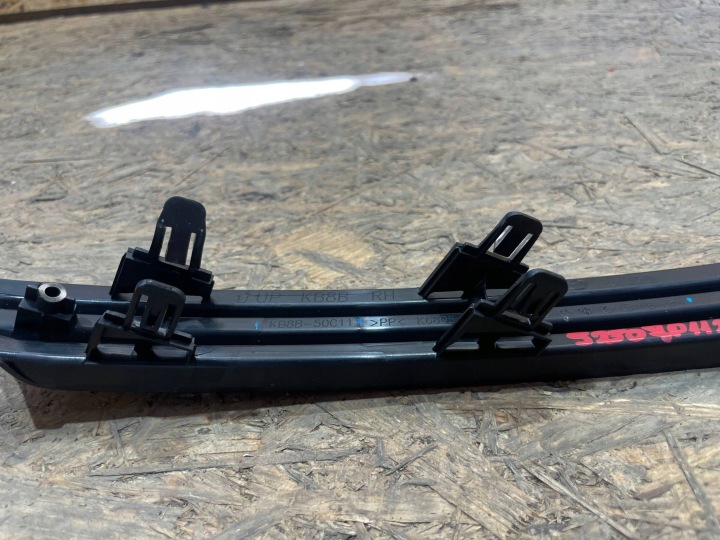 MAZDA CX5 CX-5 II 2 KF 17-22 CALANDRE GRILLE INFÉRIEURE PARE-CHOCS DROITE AVANT