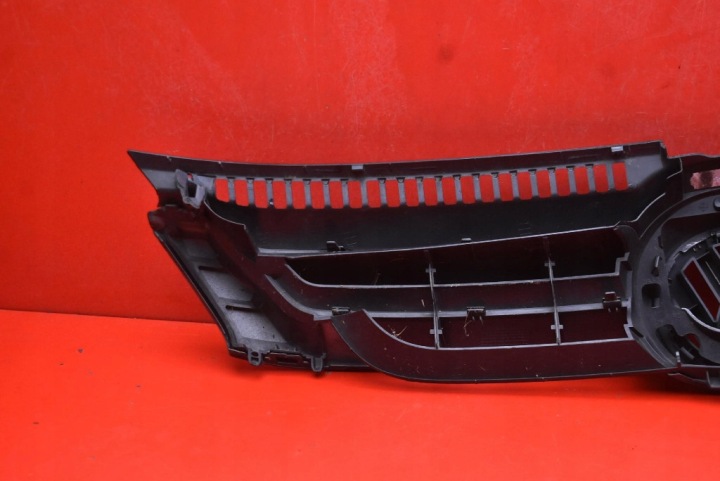 CALANDRE GRILLE NOIRE 5M0853655A VW GOLF 5 V PLUS 03-09