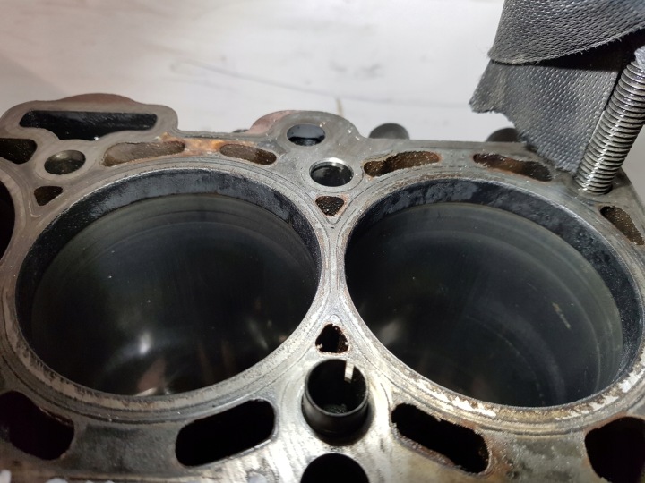 BLOC MOTEUR 03L021CG AUDI SEAT VW SKODA 2.0 TDI CFH