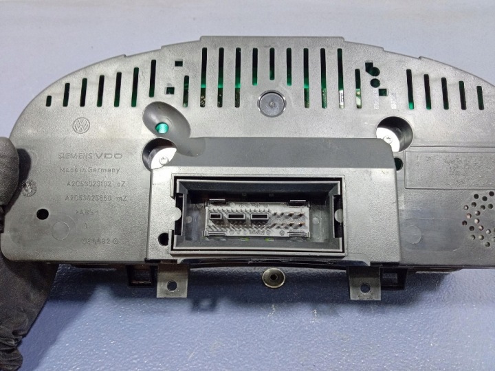 VW GOLF V 5 03- 1.9 TDI COMPTEUR TABLEAU DE BORD EUROPE A2C53023102