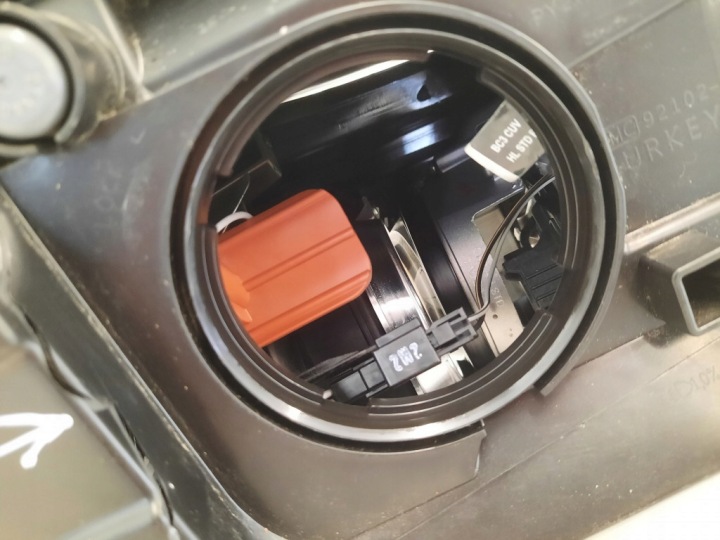 HYUNDAI BAYON PROJECTEUR AVANT AVANT DROIT PHARE AVANT AVANT 92102Q0500