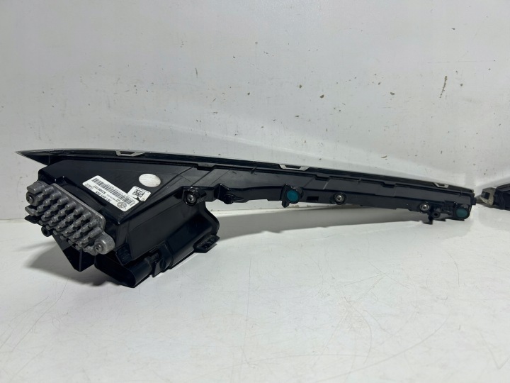 LANTERNE VERS CONDUITE DIURNE GAUCHE VW TOUAREG CR7 761941055