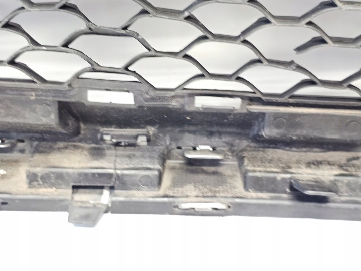 GRILLE PARE-CHOCS MERCEDES C-KLASA W205 LIFT 18-21 AVANT AMG