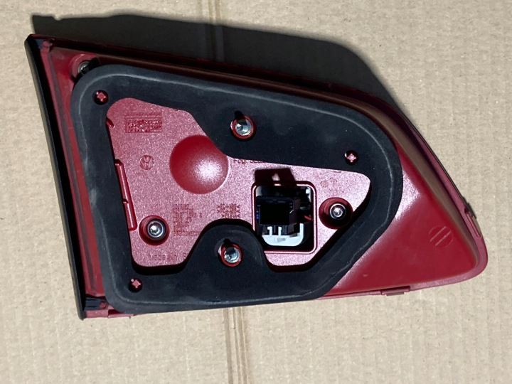 PHARE DROITE ARRIÈRE DANS COUVERCLE DE COFFRE LED VW PASSAT B7 UNIVERSEL EUROPE