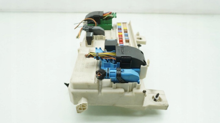 VOLVO C30 LIFT BOÎTE FUSIBLES MODULE FUSIBLE 31268178