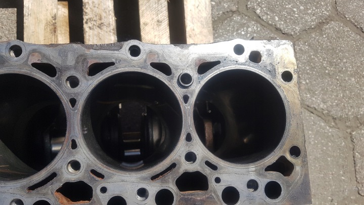 POTEAU MOTEUR BLOC ARBRE DAF 45 55 LF EURO 5 220 250 KM 6,7L.