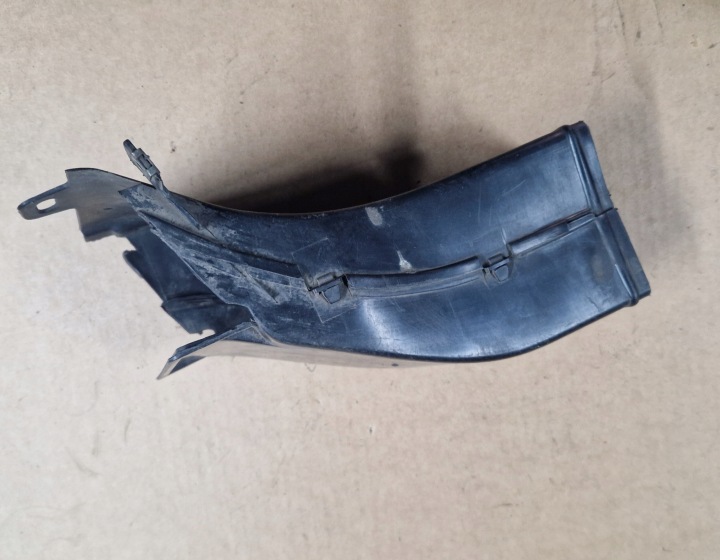 BMW 7 E38 CANAL AIR FREINS AVANT GAUCHE 51118150763