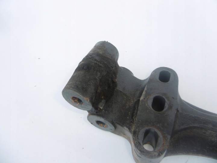 POIGNÉE SUPPORT FIXATION CABINES RENAULT MAGNUM DXI